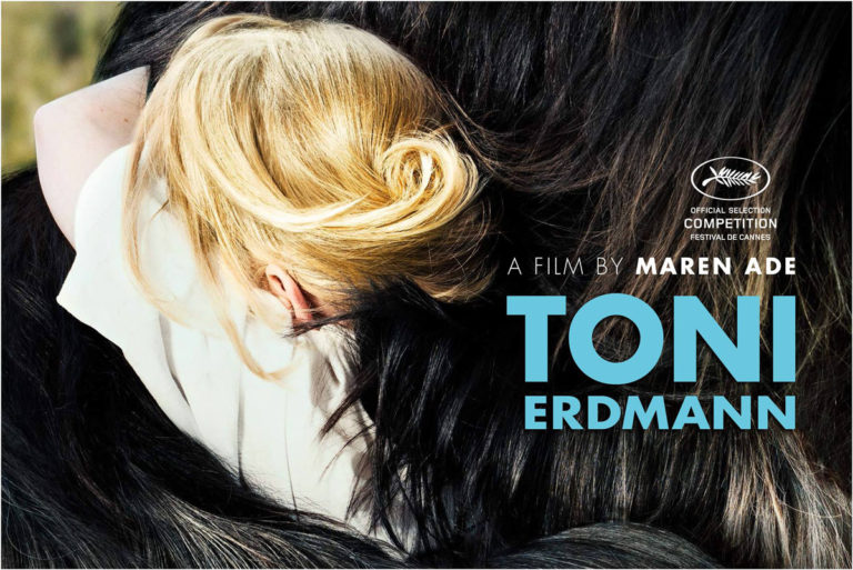Toni Erdmann nastavuje zrcadlo generaci mladých a (ne)klidných třicátníků
