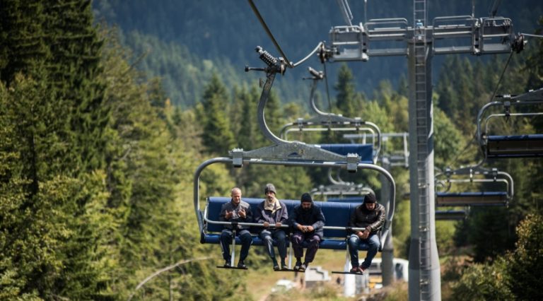 Chlapi nepláčou a ženy se neusmívají